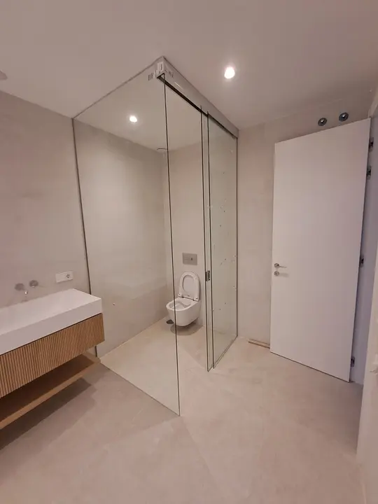 Large shower screen in a modern bathroom
